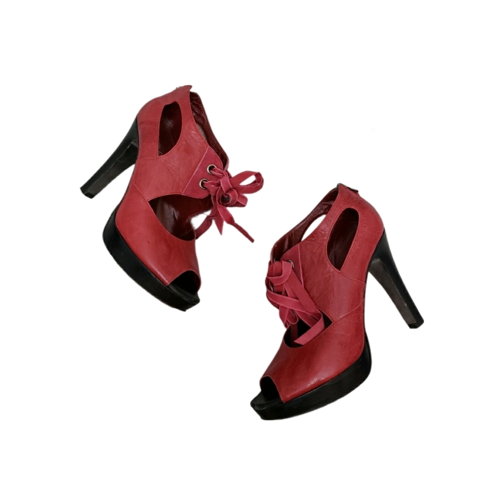 Nanette Lepore Size 6.5 Sassy Sexy Cut out Open Toe Heeled Sandals